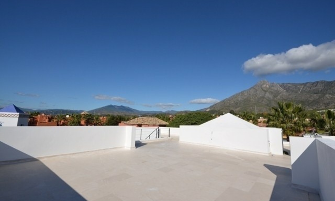 Modern luxury villa for sale in contemporary style on the Golden Mile in Marbella 11