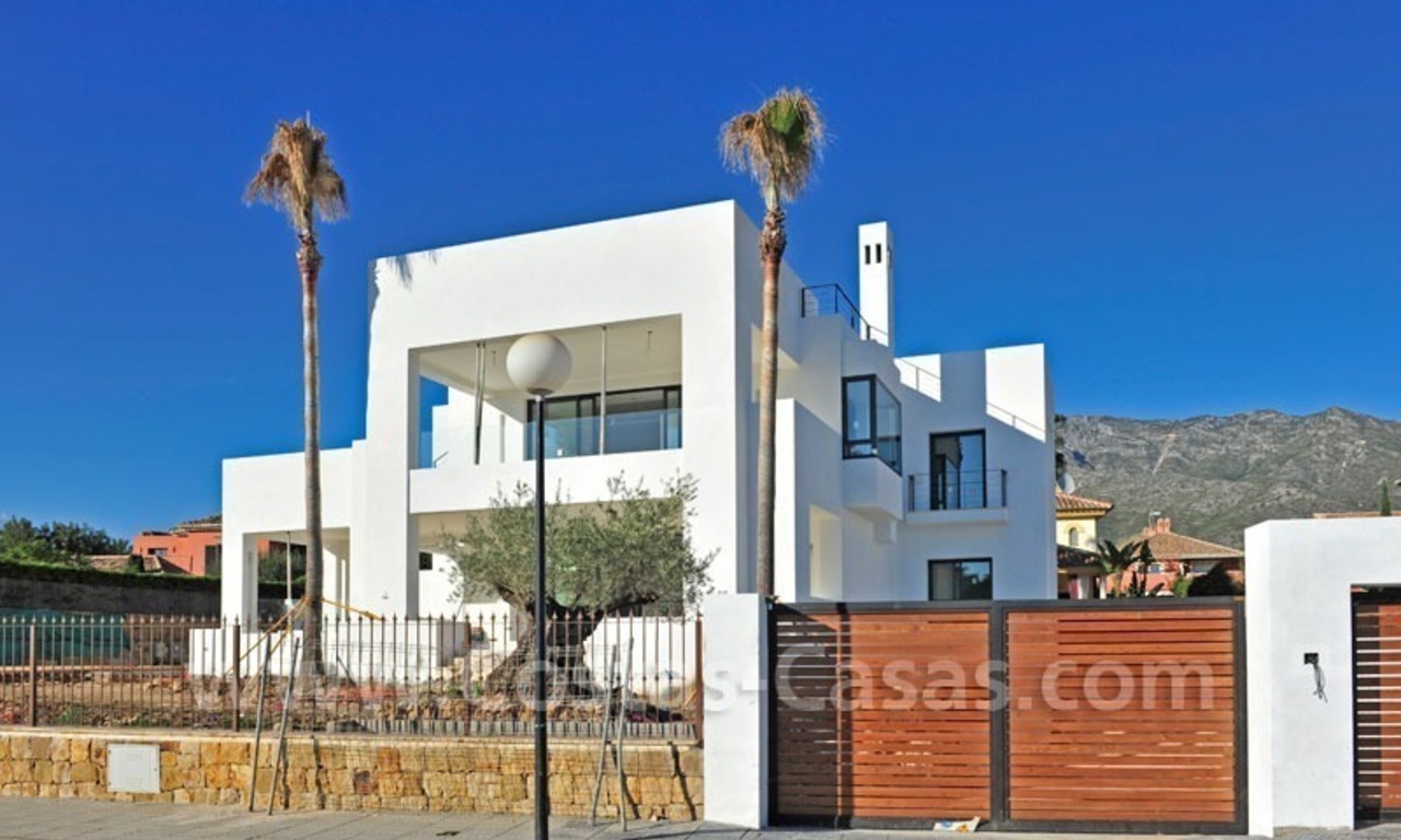 Modern luxury villa for sale in contemporary style on the Golden Mile in Marbella 17