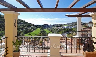 Bargain penthouse apartment for sale in a gated first line golf complex, Marbella – Benahavis 3