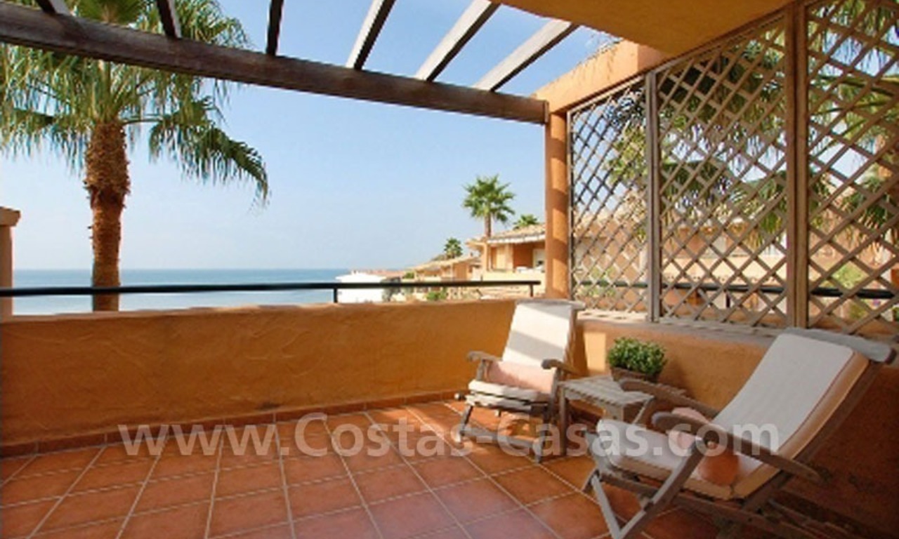 Beachfront house for sale, frontline beach complex in Estepona, Costa del Sol 7