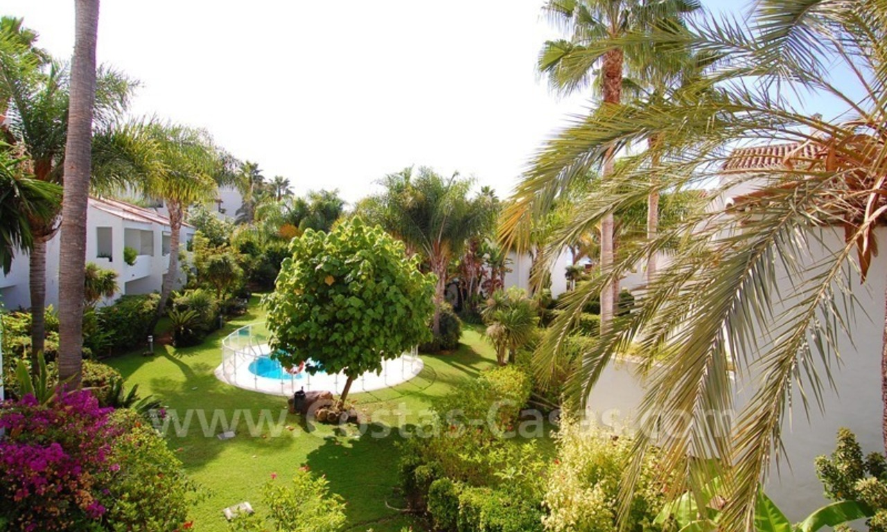 Beachfront townhouse for sale in Marbella 0