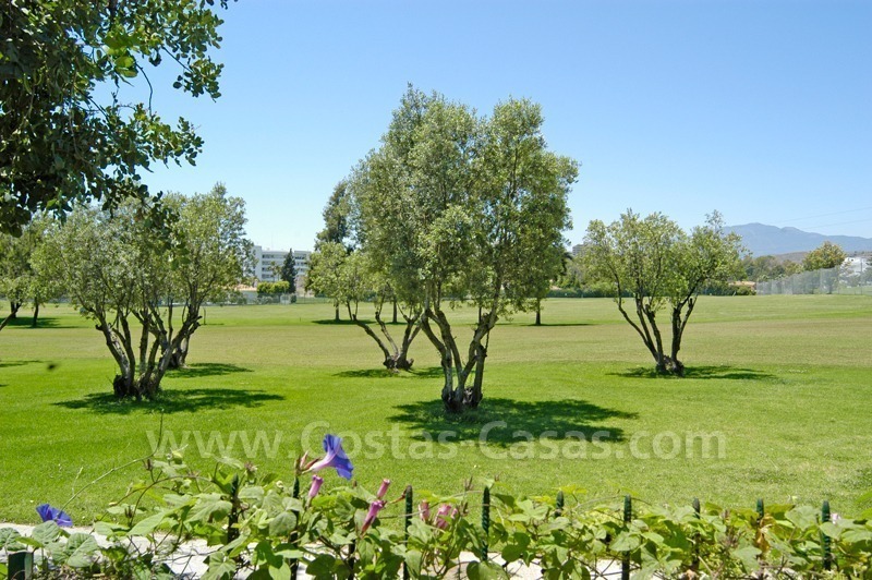 Frontline golf villa for sale in Marbella