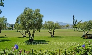 Frontline golf villa for sale in Marbella 1