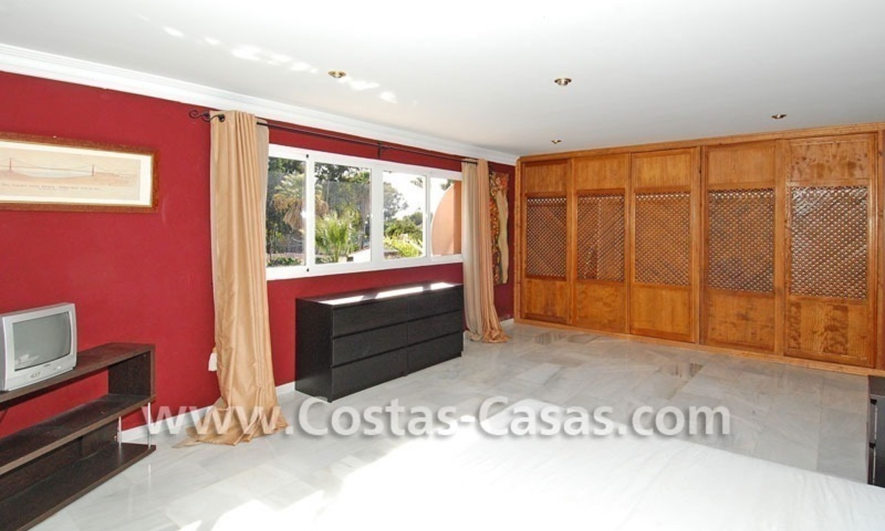 Bargain andalusian styled villa nearby the beach for sale in Marbella 12