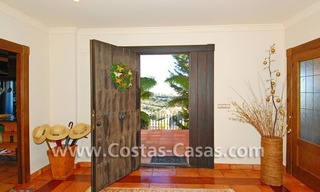 Andalusian style detached villa to buy in a golf resort, New Golden Mile - Marbella - Benahavis - Estepona 4