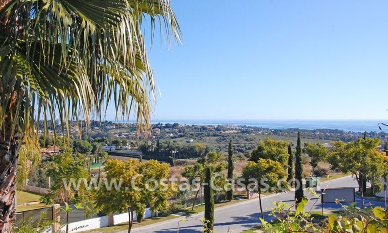 Andalusian style detached villa to buy in a golf resort, New Golden Mile - Marbella - Benahavis - Estepona 3