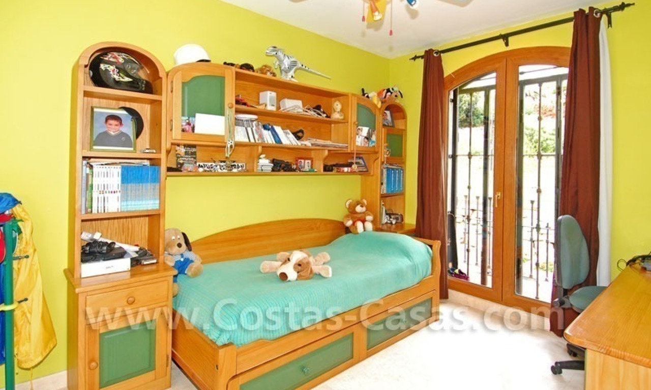Spacious townhouse for sale in Estepona – Marbella 11