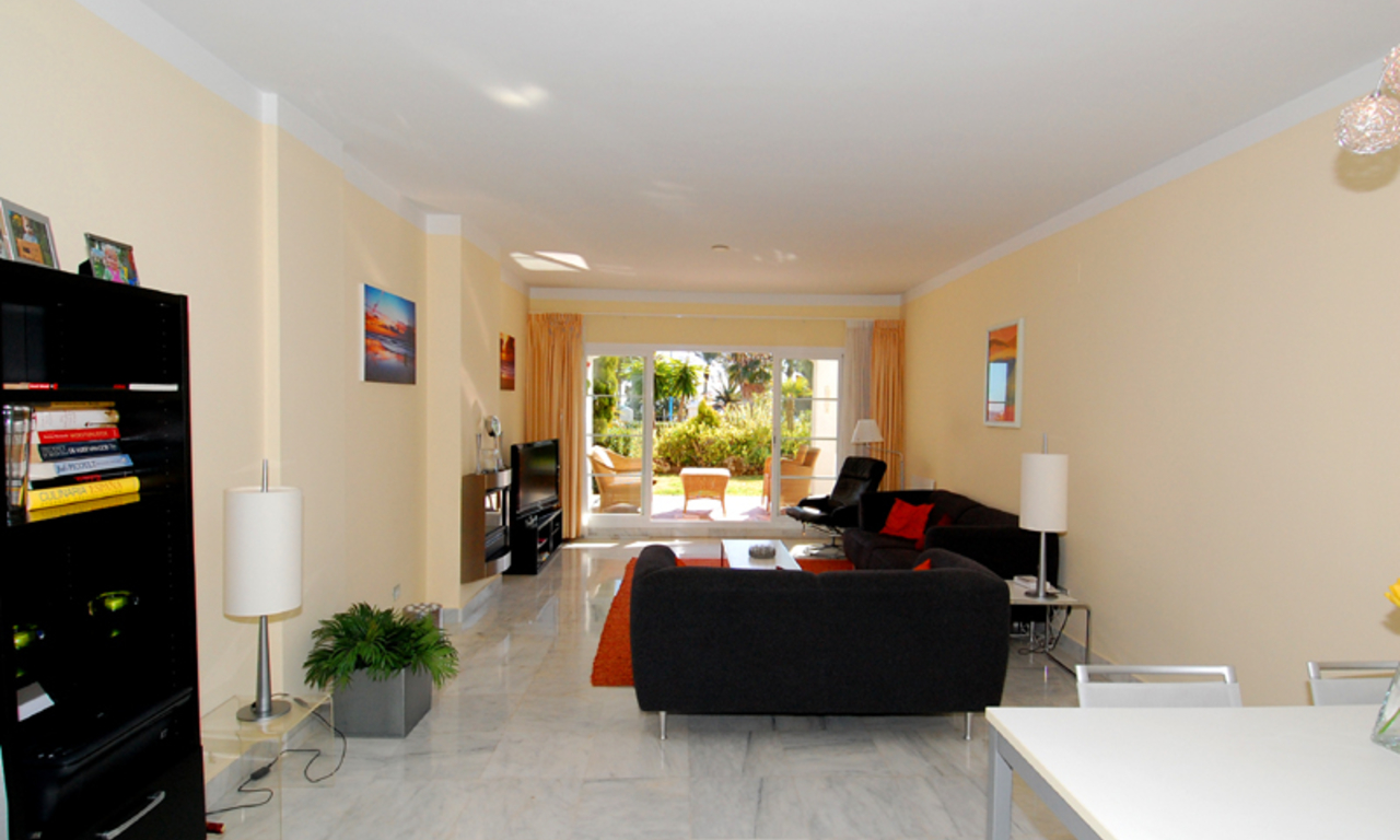 Cozy ground-floor apartment for sale on beachfront complex in Marbella 4