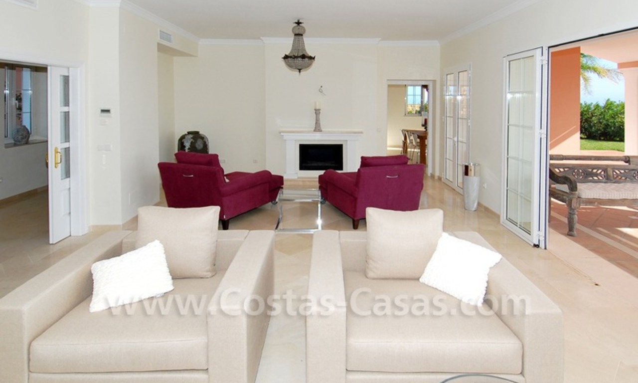 New villa for sale in gated community - Marbella - Benahavis 12