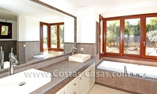 Cozy luxury villa to buy in a gated resort, Benahavis – Estepona - Marbella 15