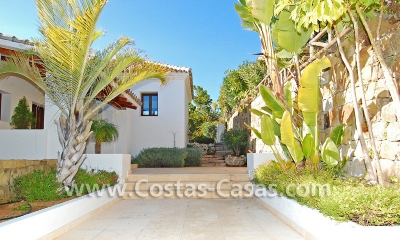 Cozy luxury villa to buy in a gated resort, Benahavis – Estepona - Marbella 6