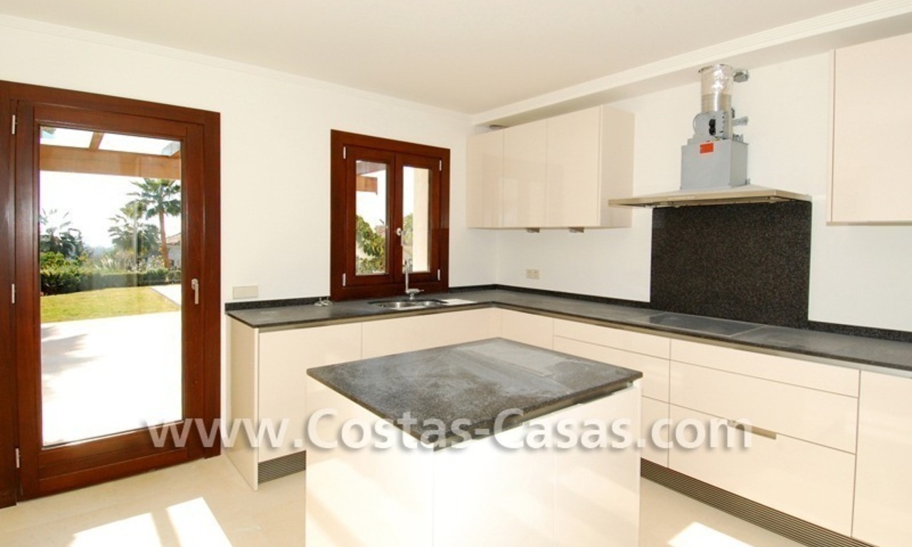 Cozy luxury villa to buy in a gated resort, Benahavis – Estepona - Marbella 10