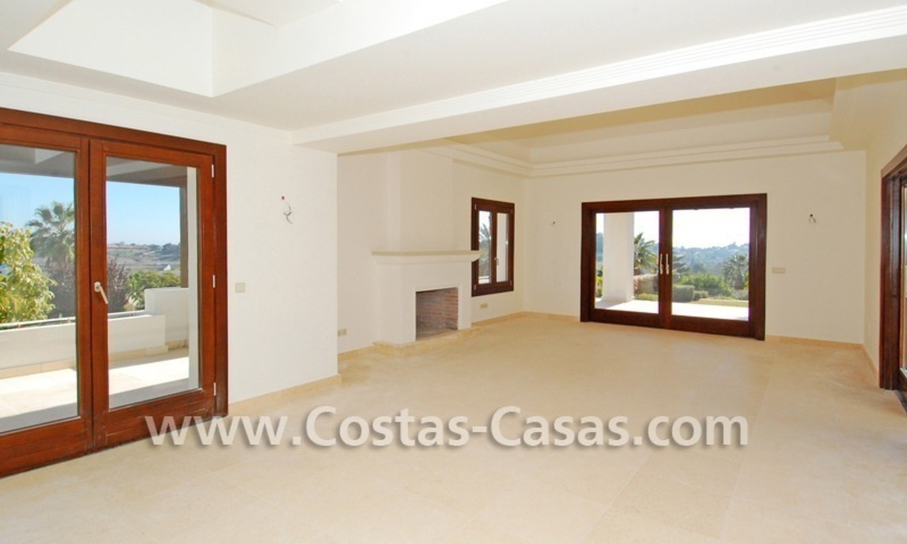 Cozy luxury villa to buy in a gated resort, Benahavis – Estepona - Marbella 8