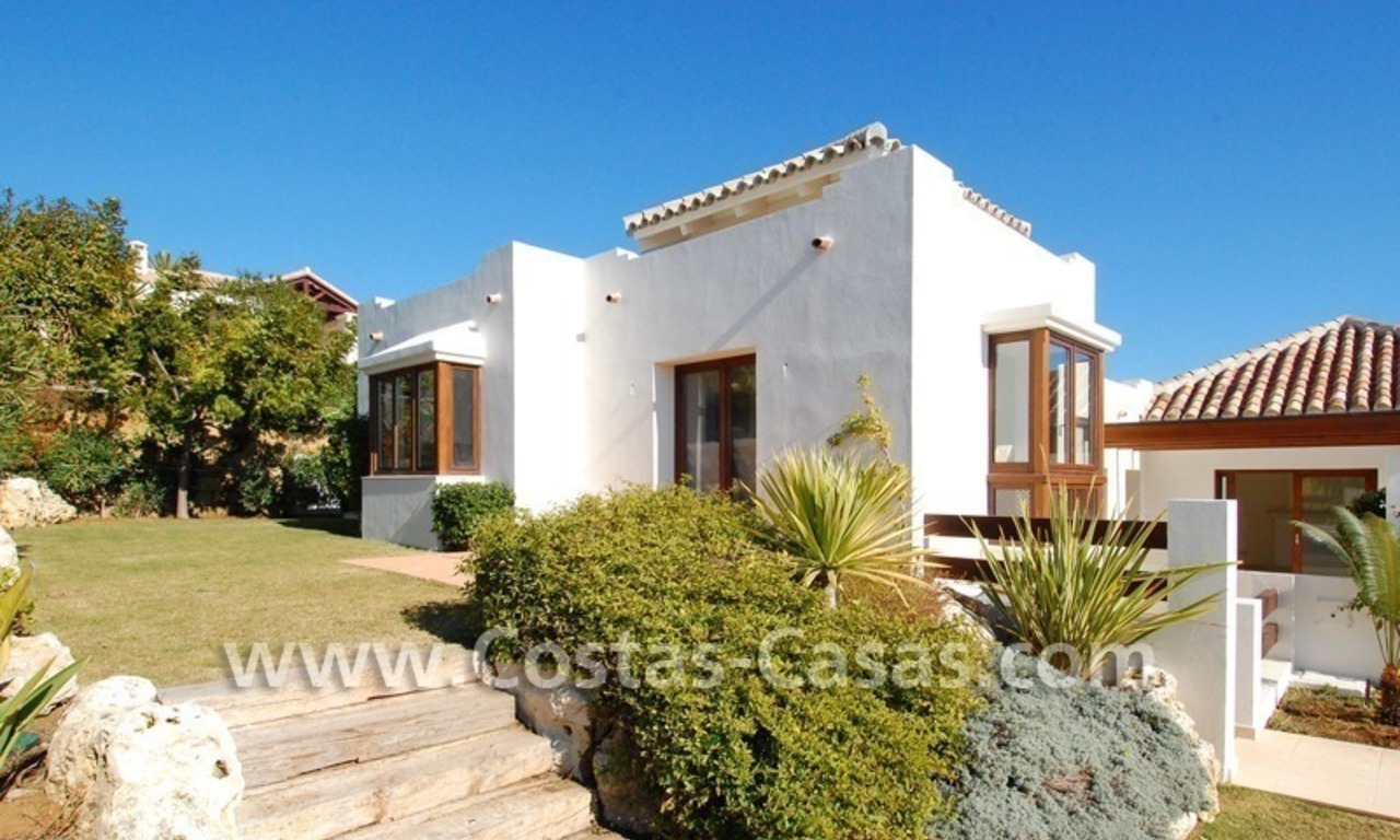 Cozy luxury villa to buy in a gated resort, Benahavis – Estepona - Marbella 1