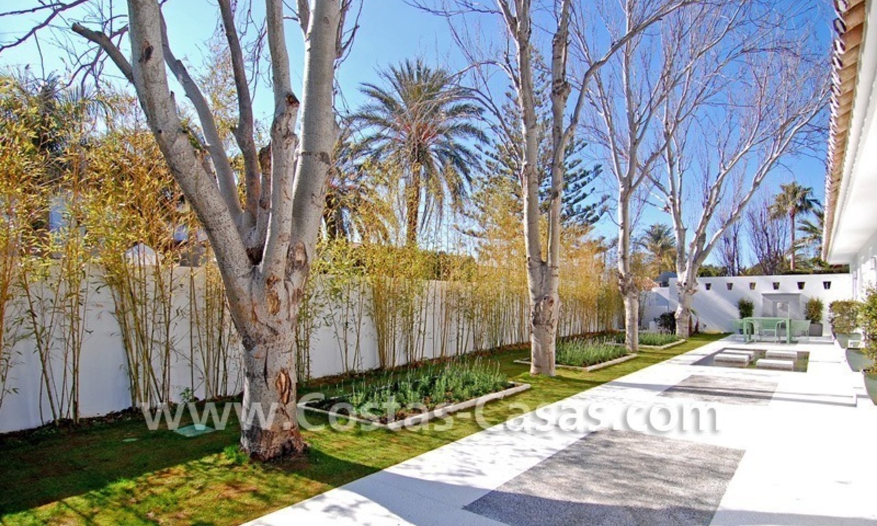 Completely renovated modern andalusian villa close to the beach for sale in Marbella 8