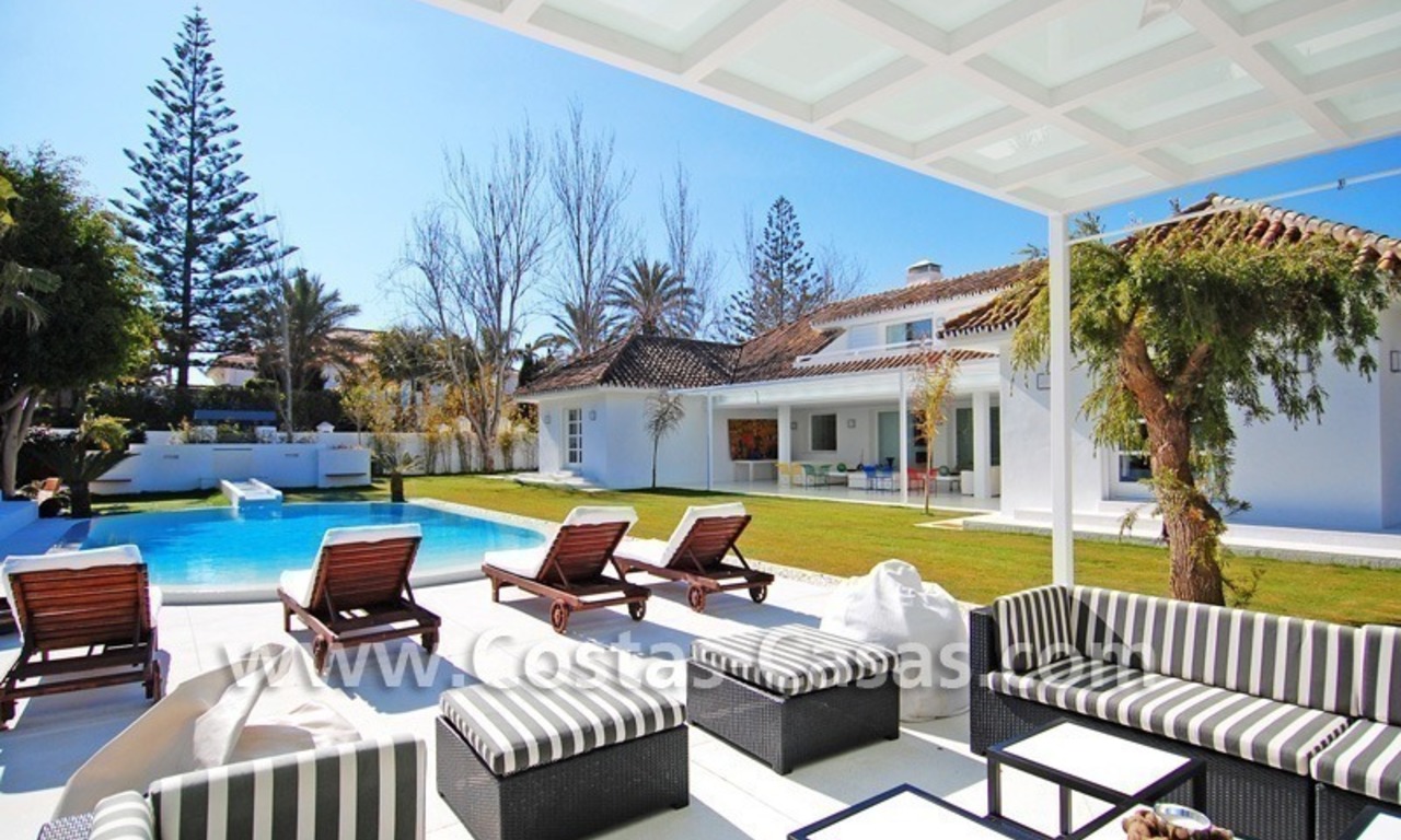 Completely renovated modern andalusian villa close to the beach for sale in Marbella 4