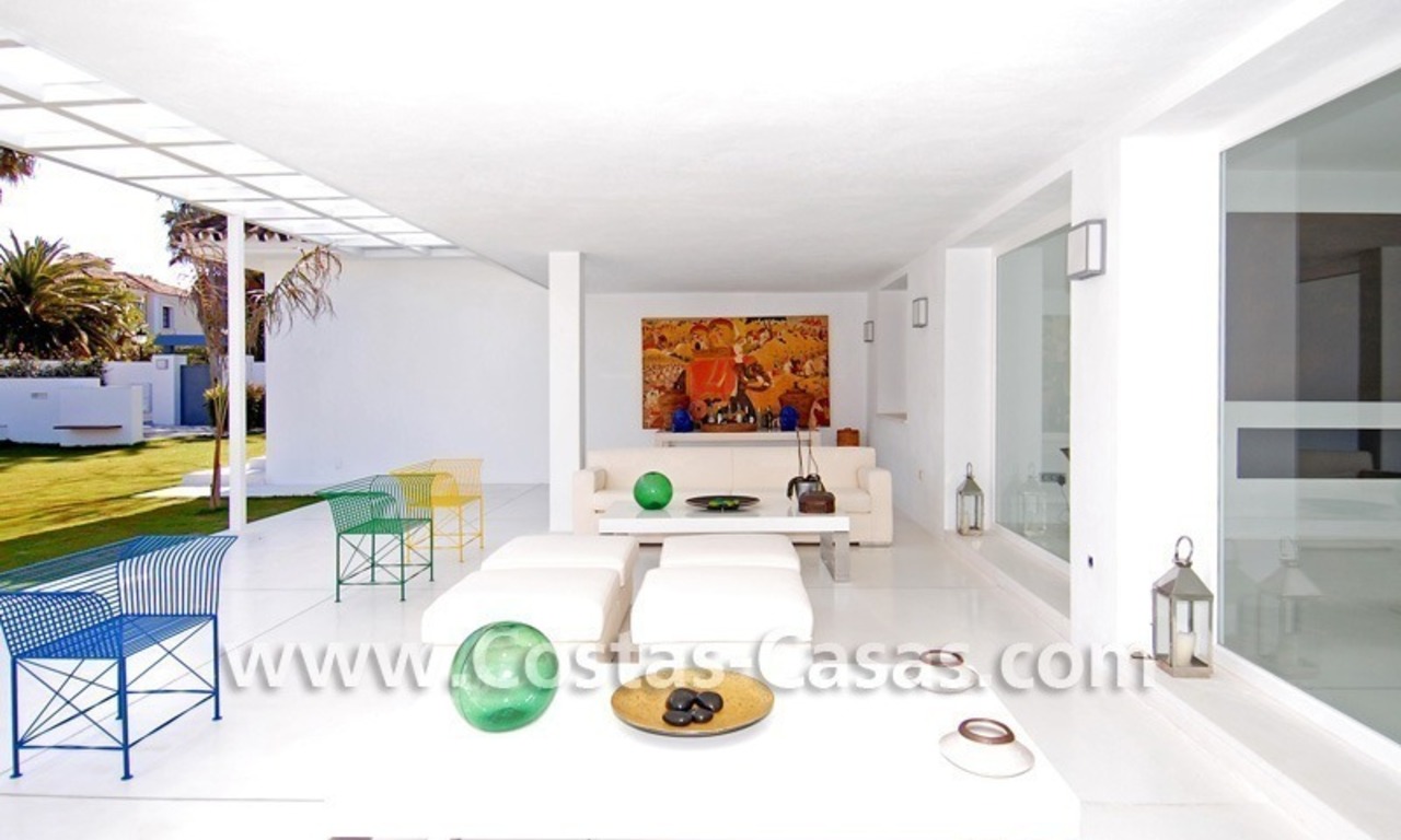 Completely renovated modern andalusian villa close to the beach for sale in Marbella 11