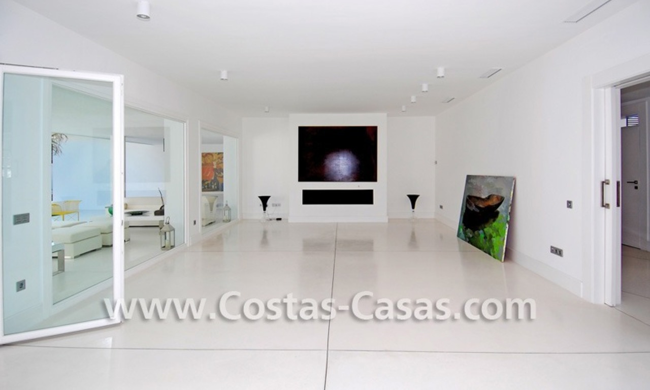 Completely renovated modern andalusian villa close to the beach for sale in Marbella 13