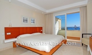 Luxury front line beach apartment for sale in an exclusive beachfront complex, New Golden Mile, Marbella - Estepona 16