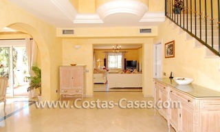 Cozy villa to buy in East of Marbella 8