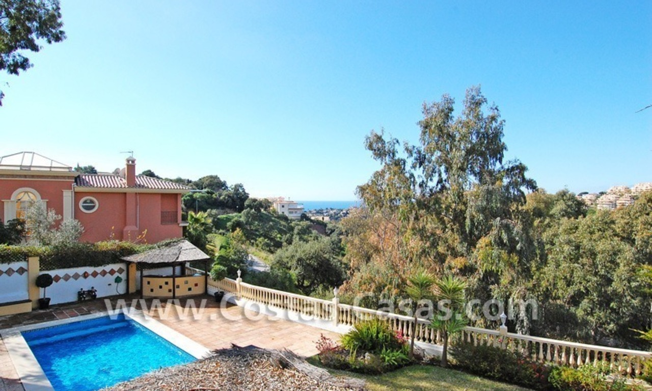 Cozy villa to buy in East of Marbella 1