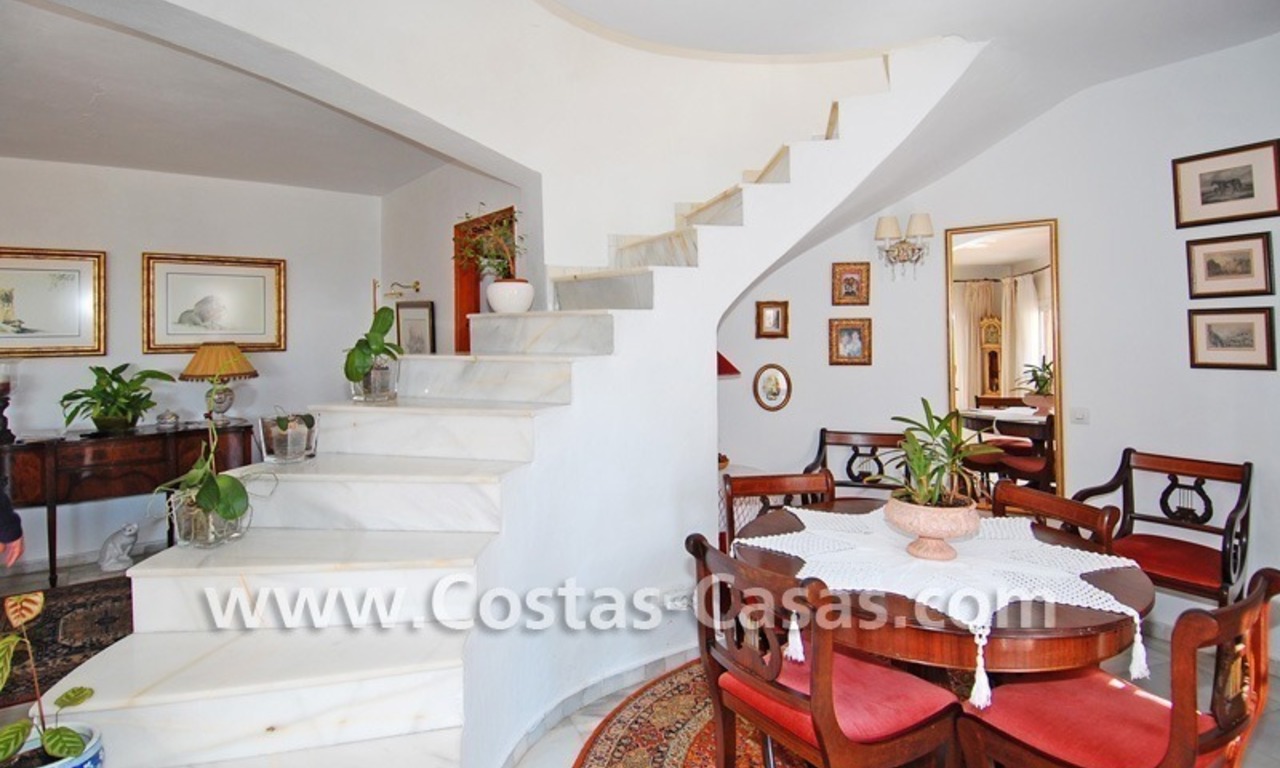 Bargain Andalusian style villa to buy on the Golden Mile in Marbella 11