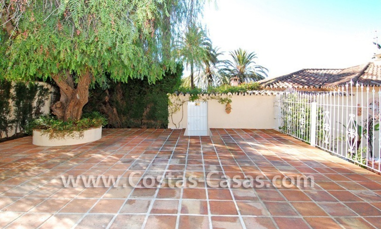 Bargain villa to buy in Marbella Estepona 8