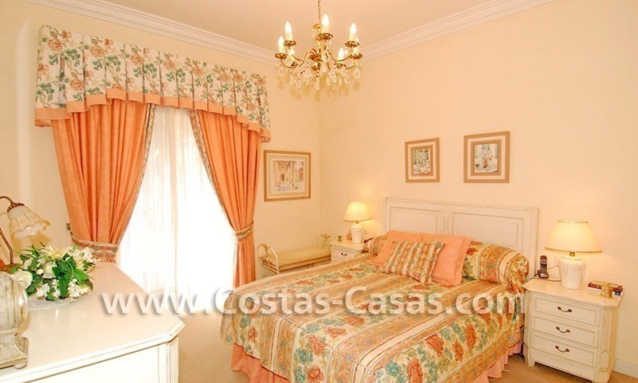 Bargain villa to buy in Marbella Estepona 20