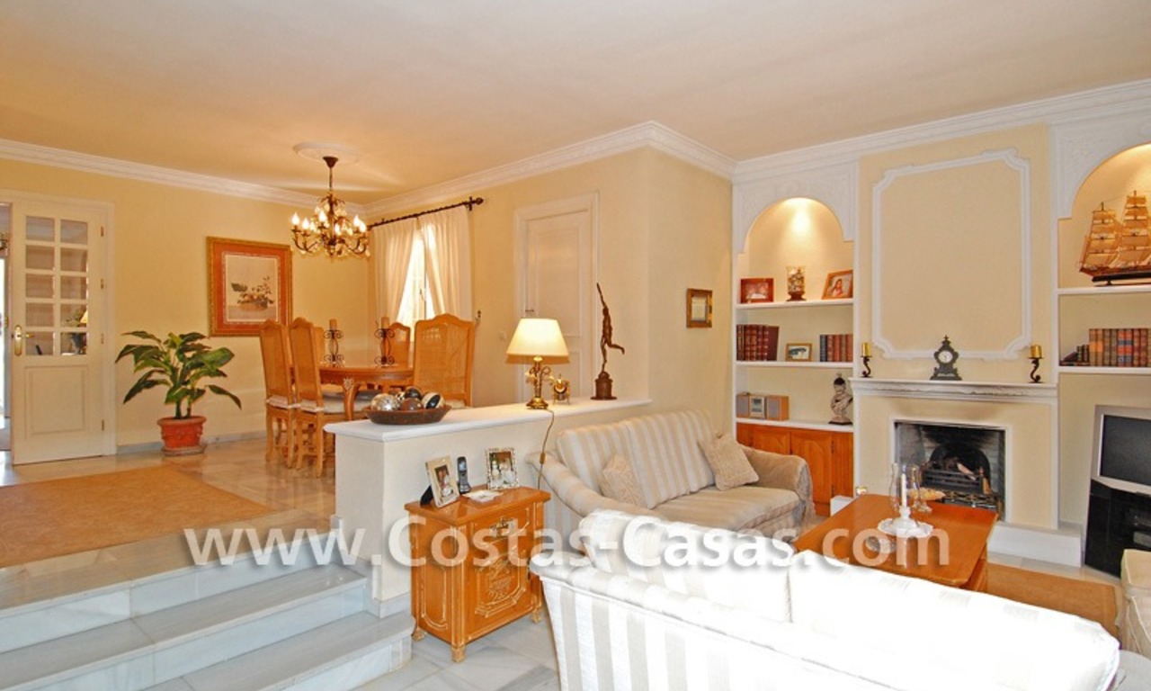 Bargain villa to buy in Marbella Estepona 17