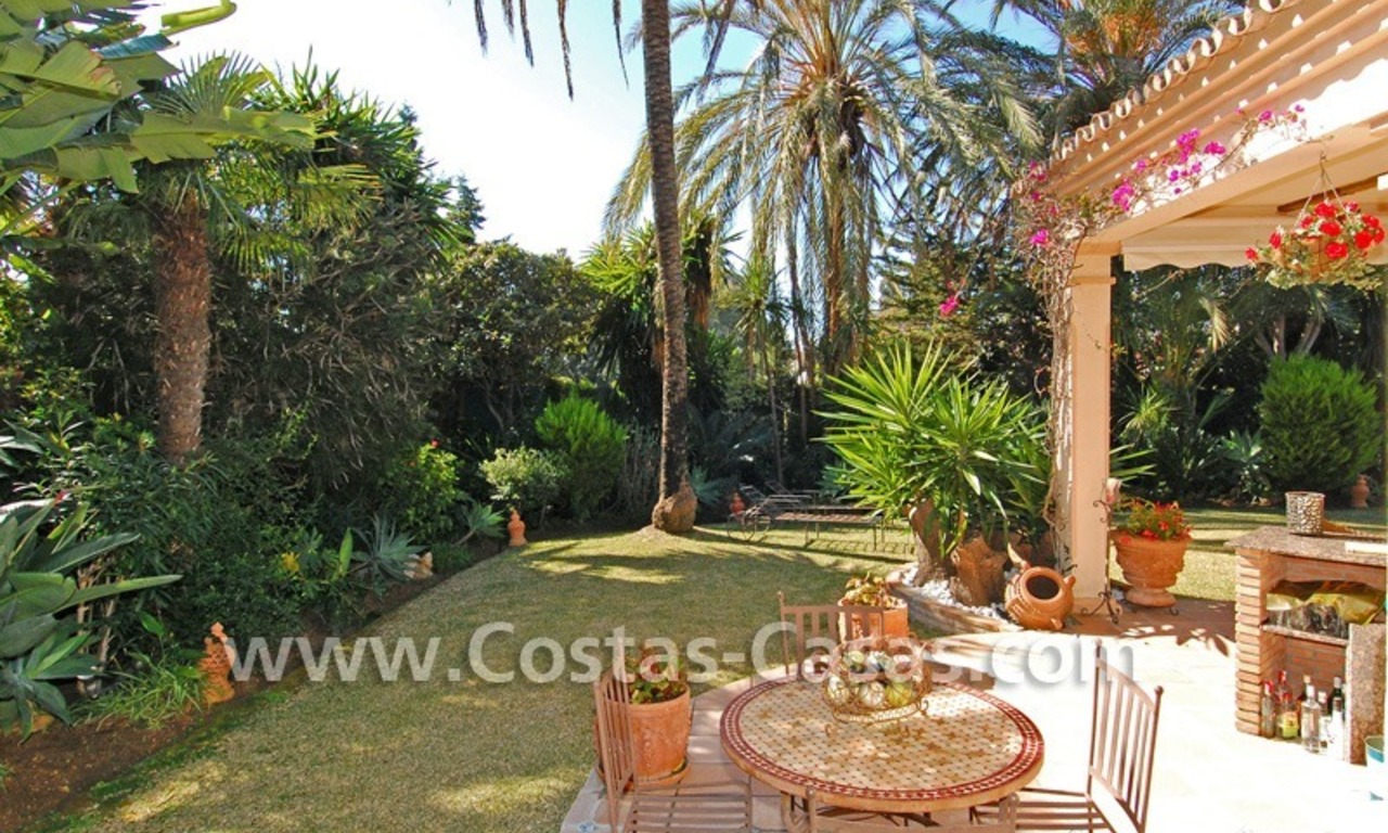 Bargain villa to buy in Marbella Estepona 11