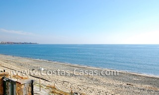 Frontline beach detached villa for sale on gated beachfront complex, Marbella - Estepona 5