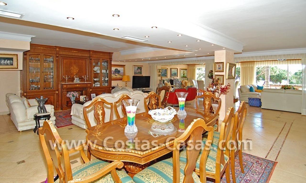 Front line marina villa for sale in Marbella 12