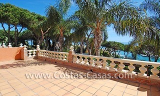 Front line marina villa for sale in Marbella 6