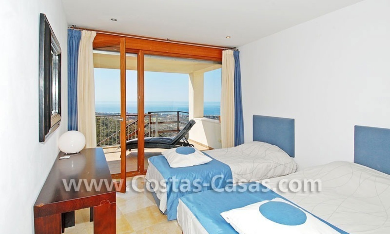Modern style luxury apartment for sale in Marbella 12