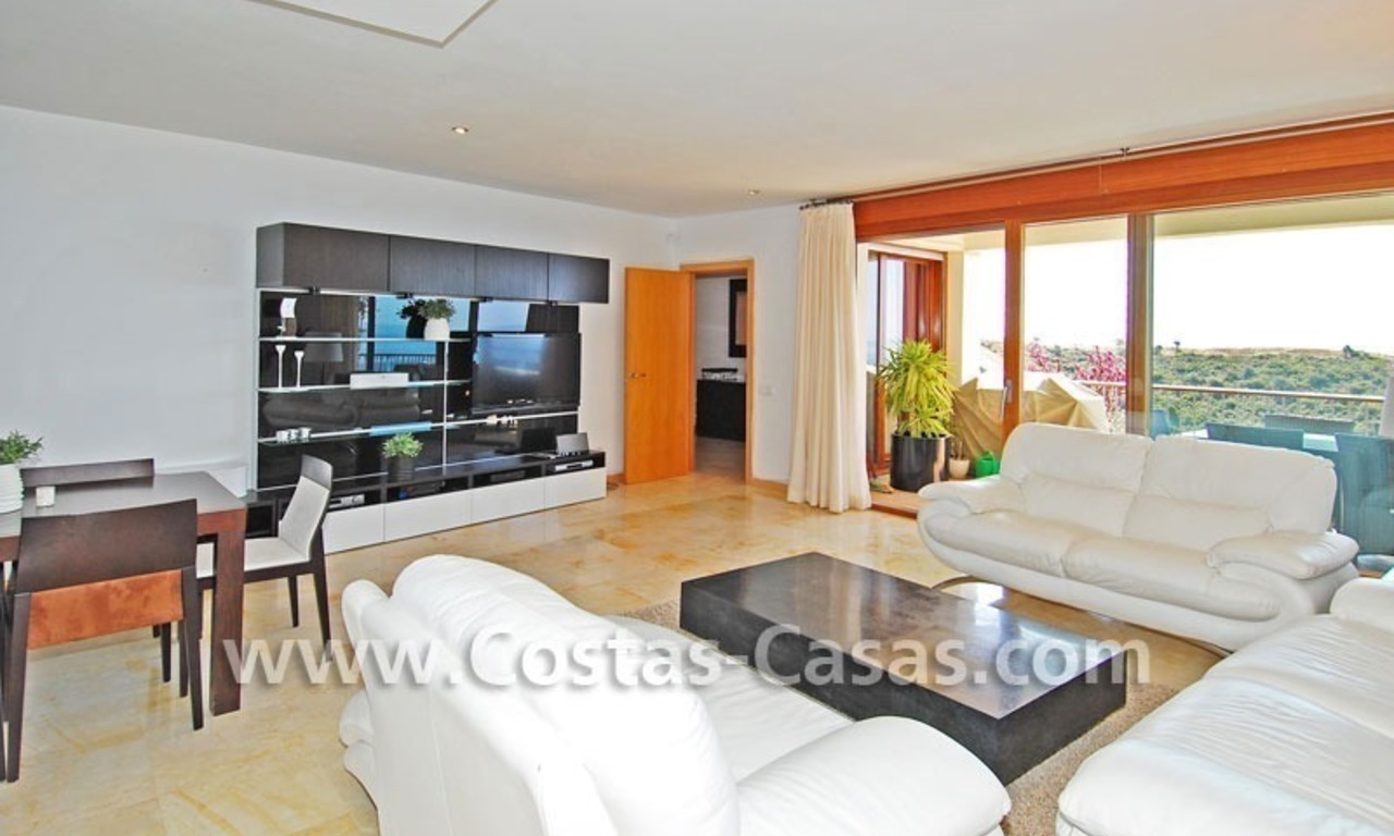 Modern style luxury apartment for sale in Marbella 4
