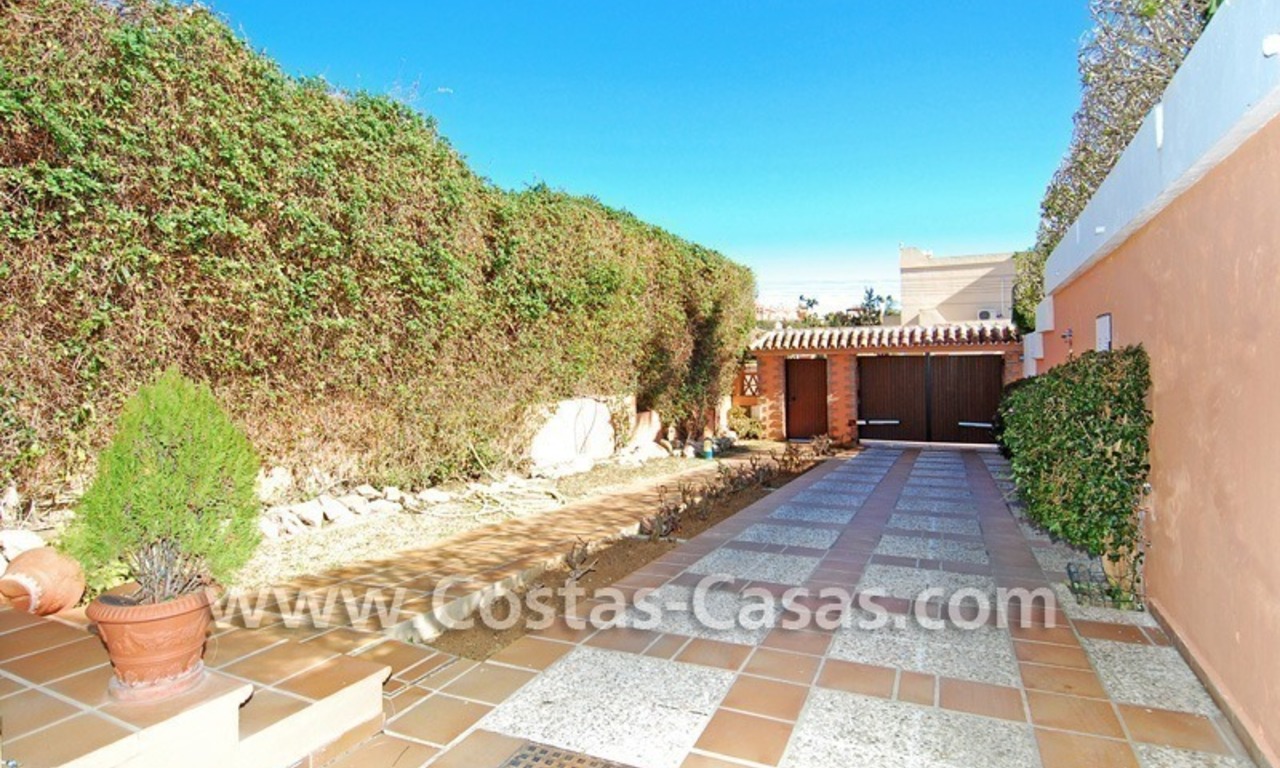 Urgent sale! Andalusian styled villa to buy in Nueva Andalucia - Marbella 8