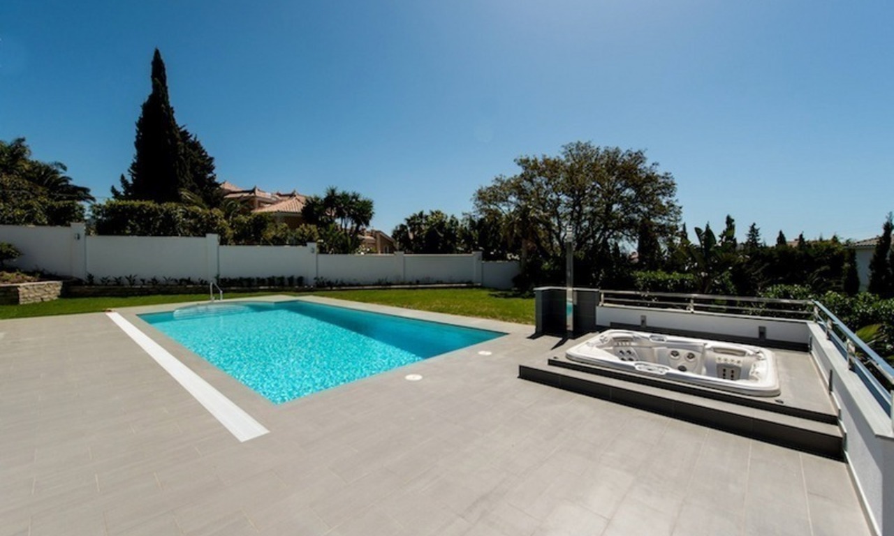 Modern style luxury villa for sale in Marbella 1