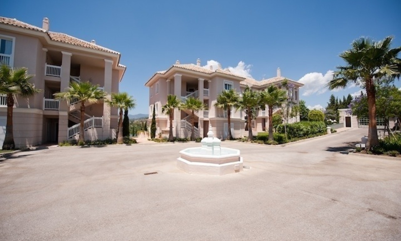 Large luxury apartment for sale on golf resort in the area of Marbella – Benahavis – Estepona 7