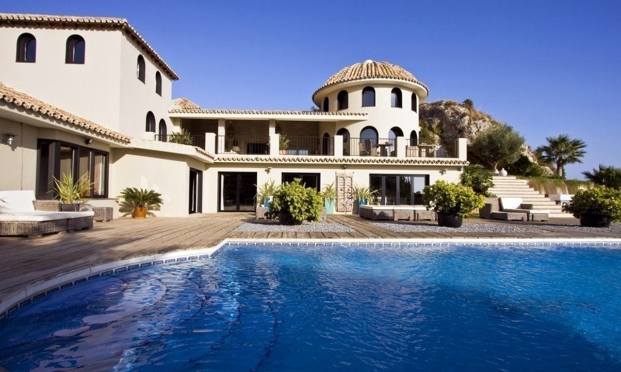Modern luxury villa for sale in Benalmadena, Costa del Sol 1
