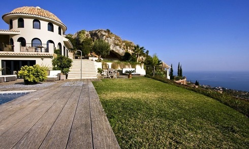 Modern luxury villa for sale in Benalmadena, Costa del Sol 