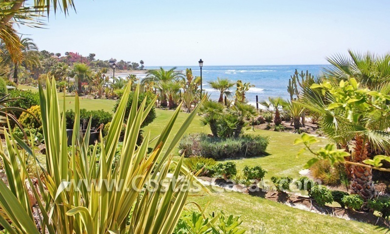 Exclusive frontline beach apartment for sale, Estepona - Marbella 9