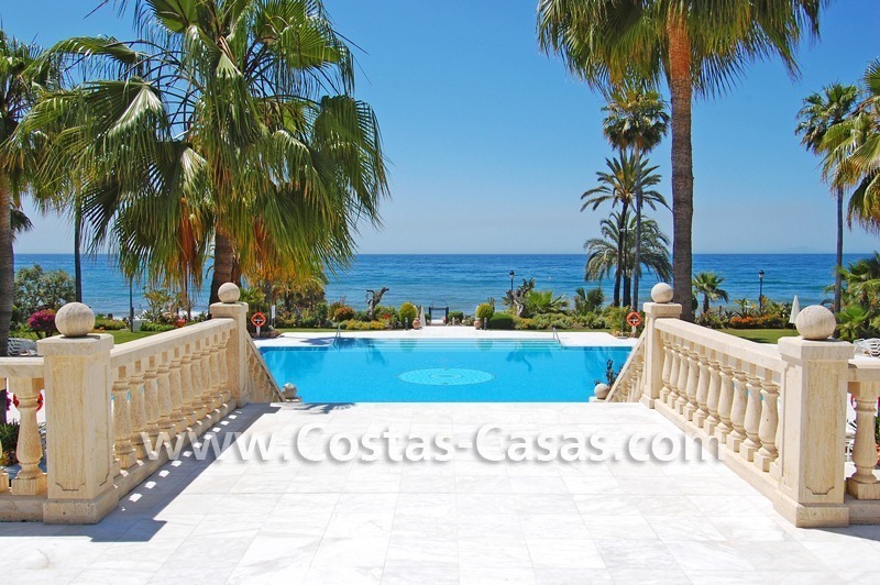 Exclusive frontline beach apartment for sale, Estepona - Marbella