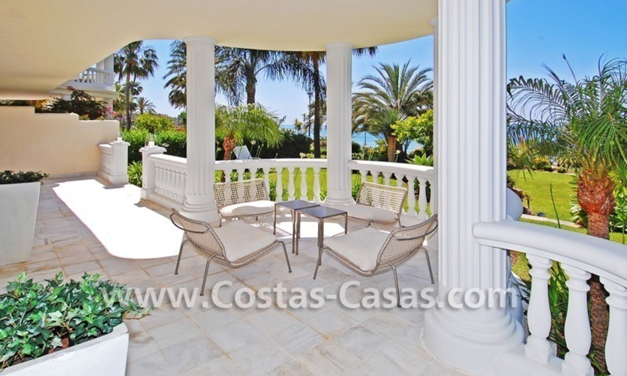 Exclusive frontline beach apartment for sale, Estepona - Marbella 15