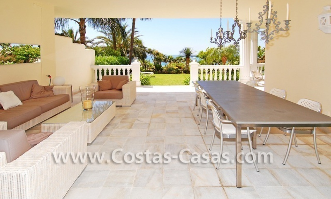 Exclusive frontline beach apartment for sale, Estepona - Marbella 19