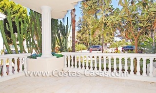 Exclusive frontline beach apartment for sale, Estepona - Marbella 20
