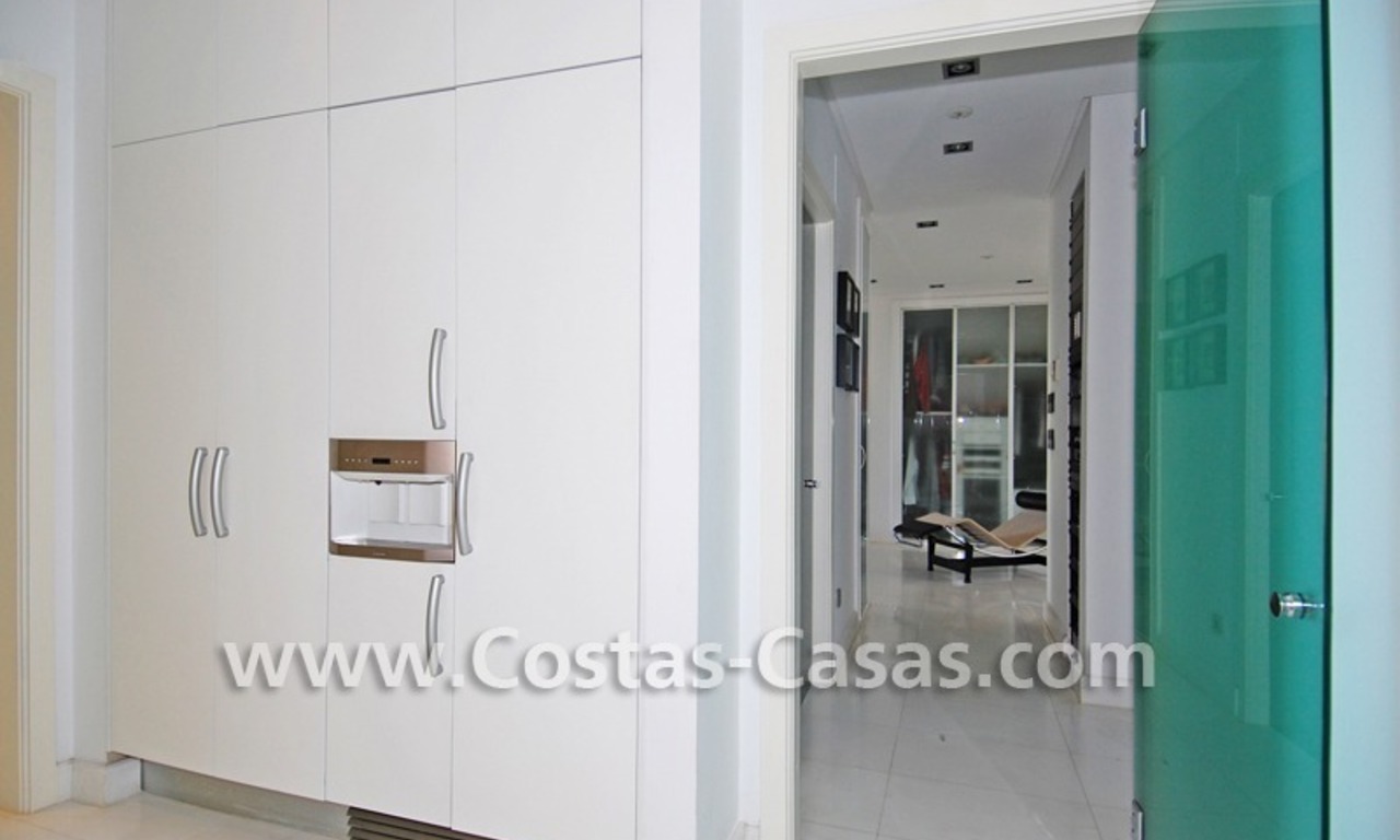 Exclusive beachfront apartment for sale, New Golden Mile, Marbella - Estepona 14