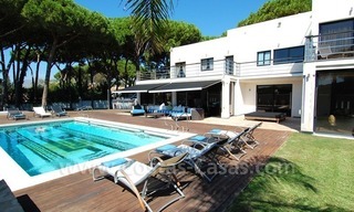 Modern style front line beach villa for holiday rent in Marbella 3