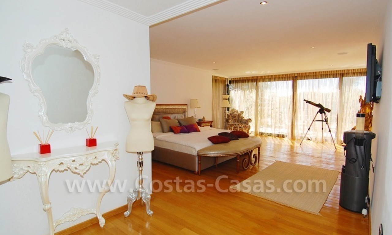 Modern style front line beach villa for holiday rent in Marbella 25