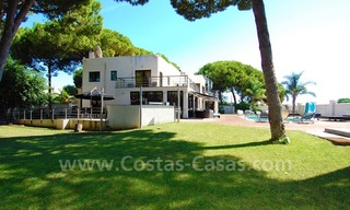 Modern style front line beach villa for holiday rent in Marbella 7