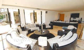 Modern style front line beach villa for holiday rent in Marbella 16
